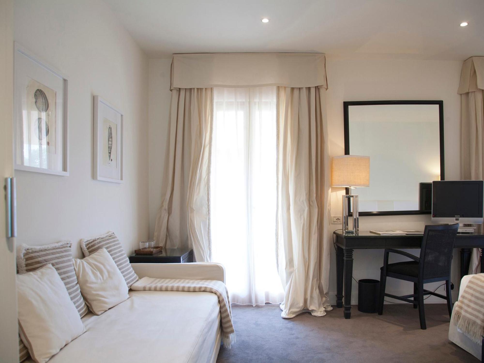 Hotel California Park 4*