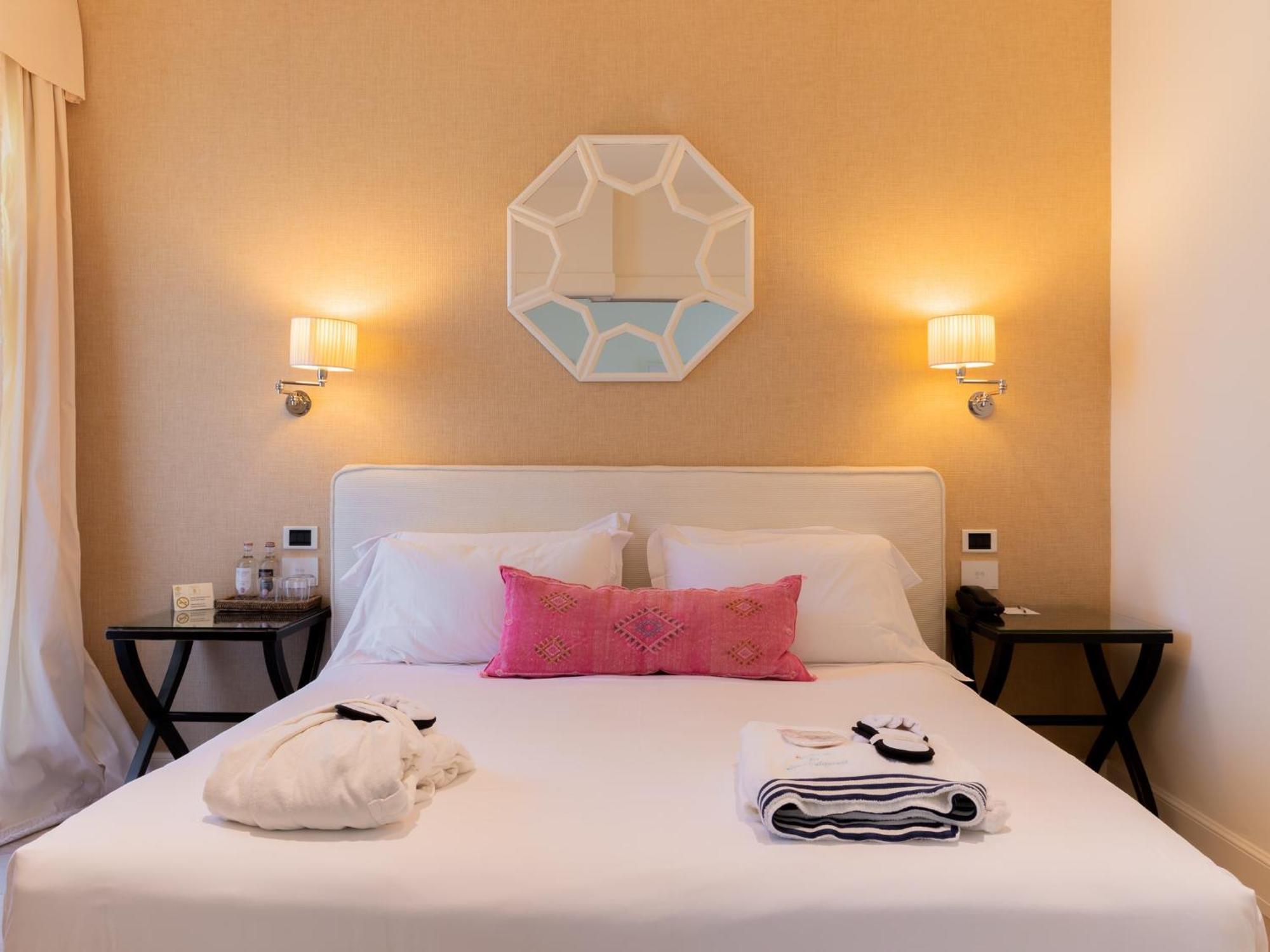 Hotel California Park 4*